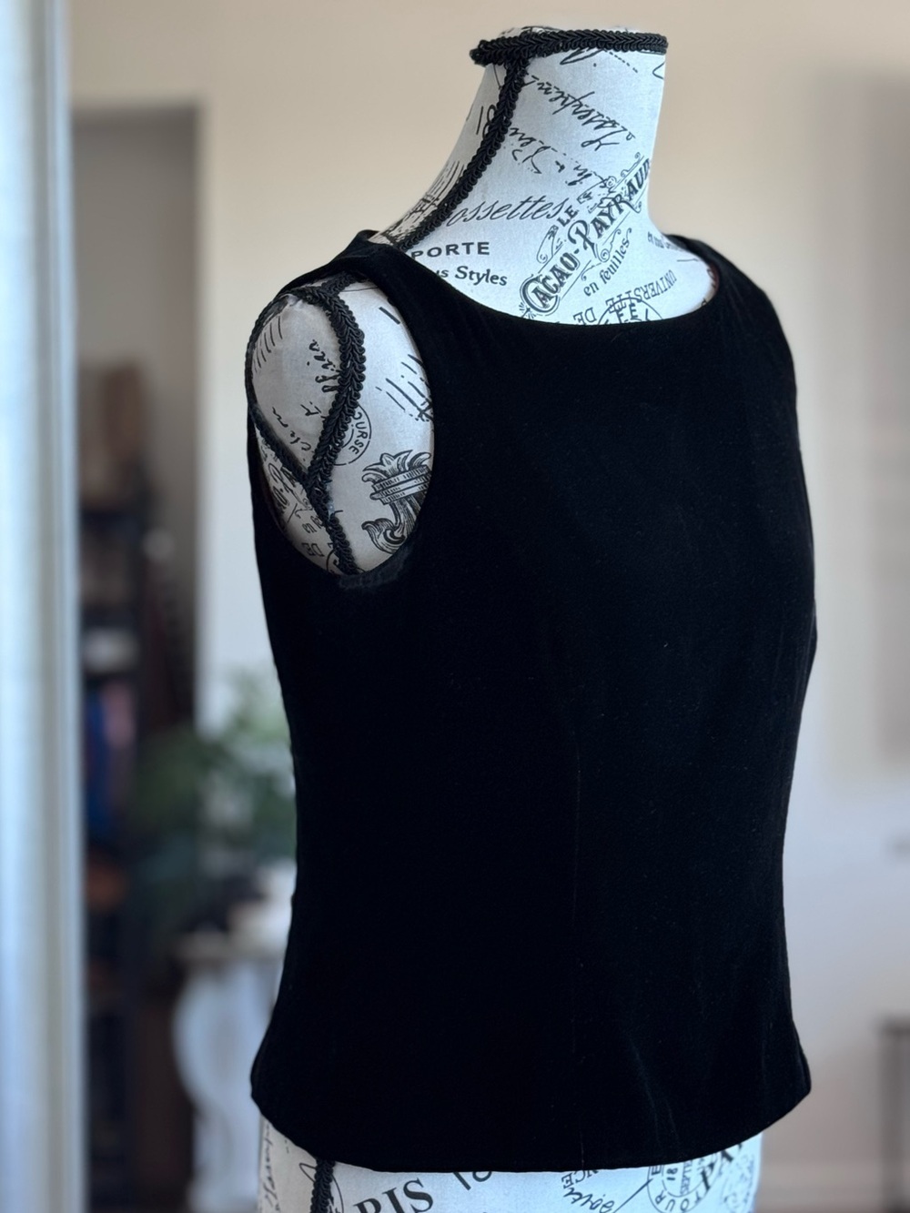vintage 90s ann taylor sleeveless whimsy goth office velvet top date night